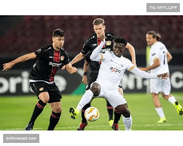 门兴改打三中卫体系后两连胜 战术多样性正重塑德甲